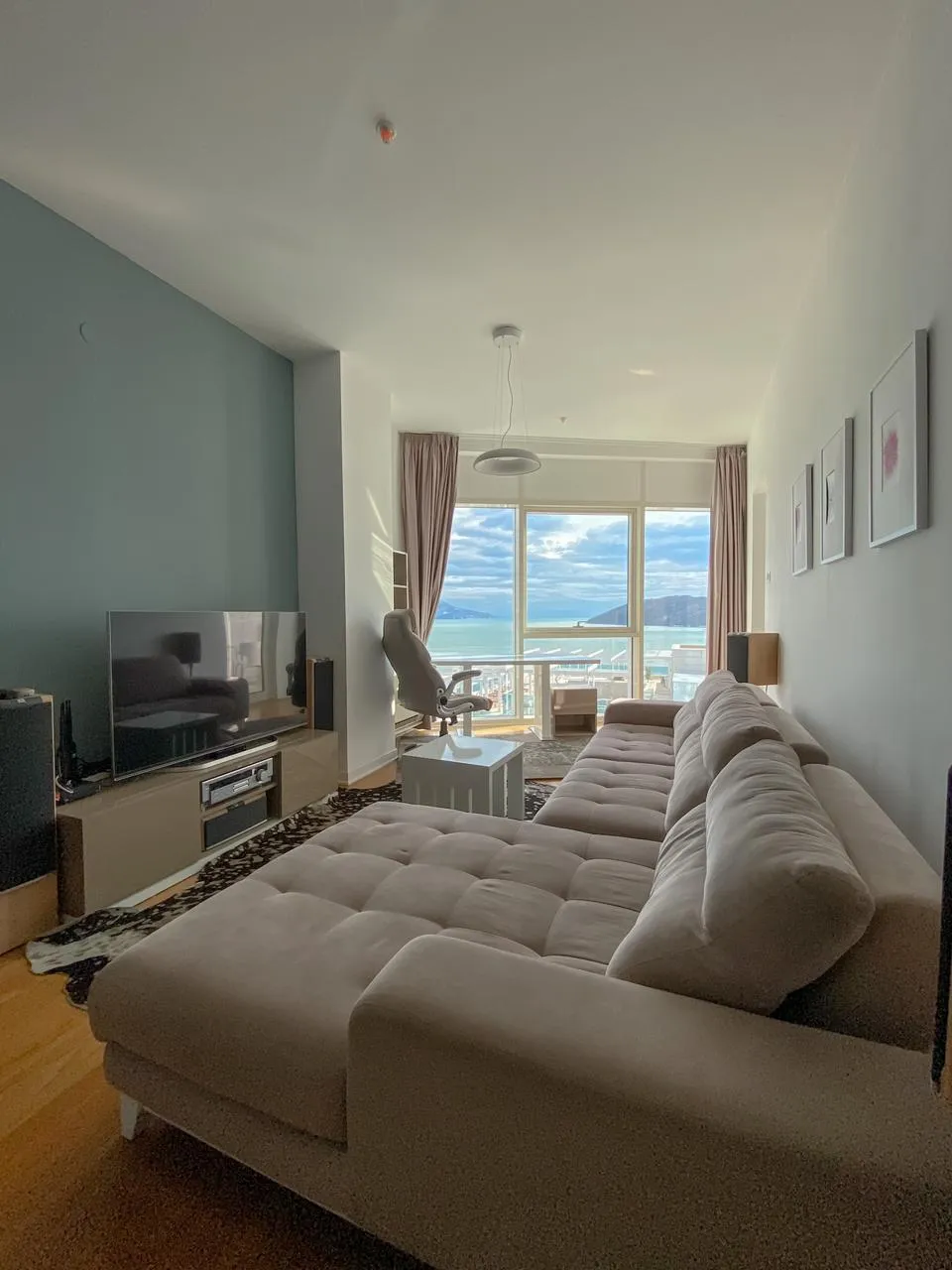 Apartment with two bedrooms and sea views in the very center of Budva